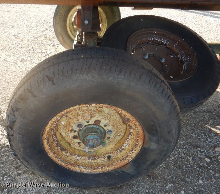 image for item DH7317 1994 John Deere 930  rigid head