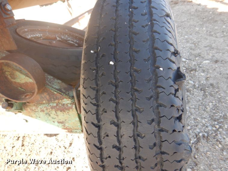 image for item DH7317 1994 John Deere 930  rigid head