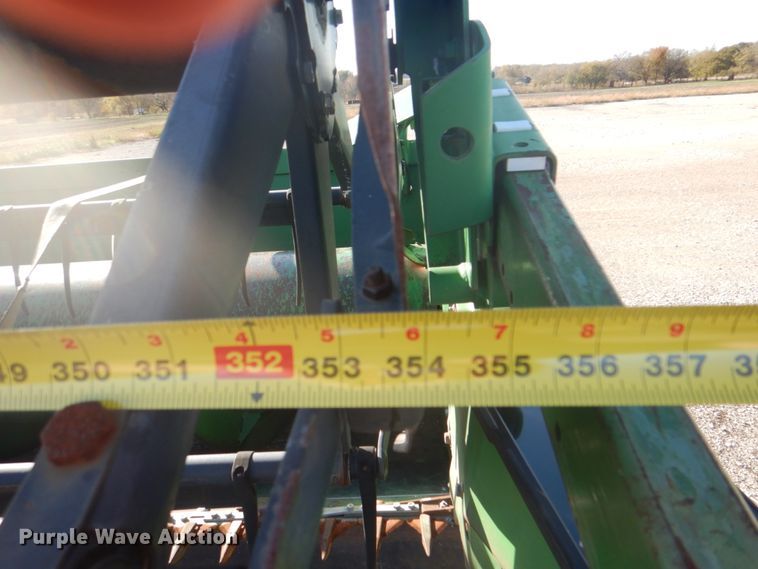 image for item DH7317 1994 John Deere 930  rigid head