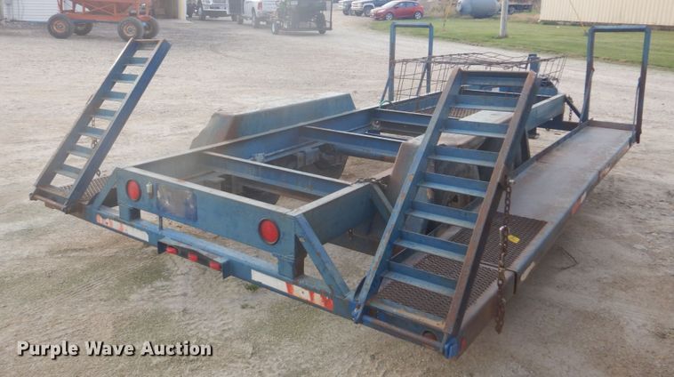 image for item DH8010 2000 Duo Lift 464014E  sprayer trailer