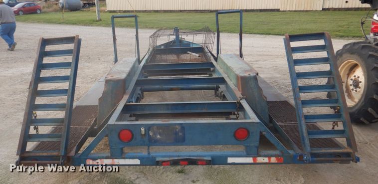image for item DH8010 2000 Duo Lift 464014E  sprayer trailer
