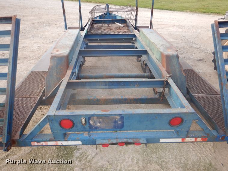 image for item DH8010 2000 Duo Lift 464014E  sprayer trailer