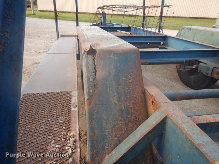 image for item DH8010 2000 Duo Lift 464014E  sprayer trailer