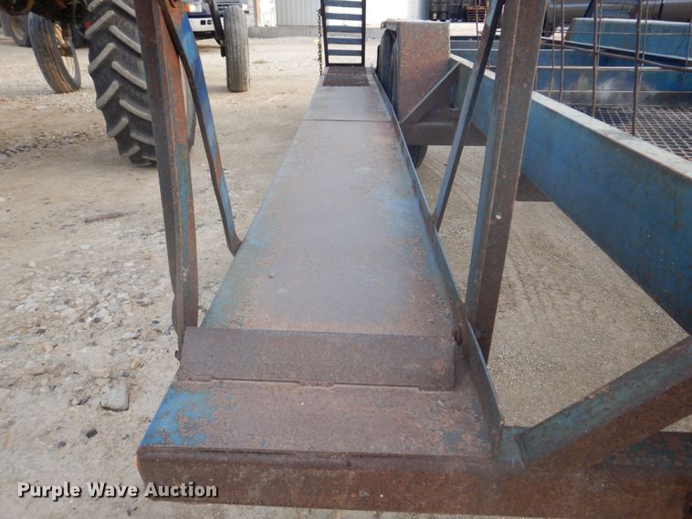 image for item DH8010 2000 Duo Lift 464014E  sprayer trailer