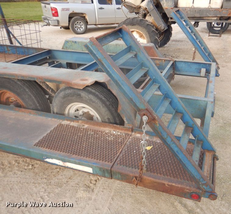 image for item DH8010 2000 Duo Lift 464014E  sprayer trailer