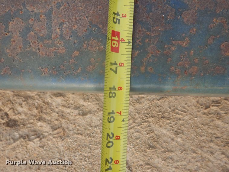 image for item DH8010 2000 Duo Lift 464014E  sprayer trailer