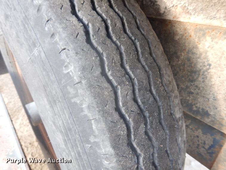 image for item DH8010 2000 Duo Lift 464014E  sprayer trailer