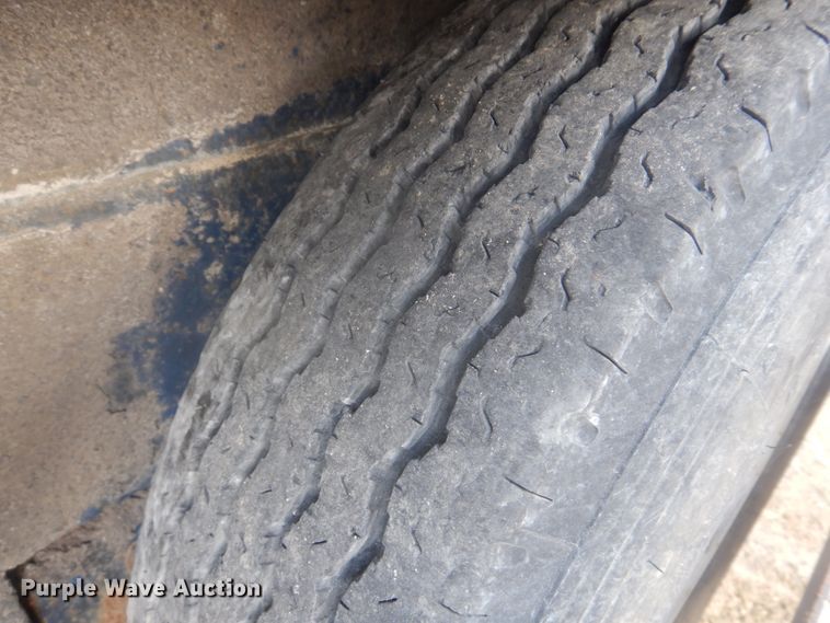 image for item DH8010 2000 Duo Lift 464014E  sprayer trailer