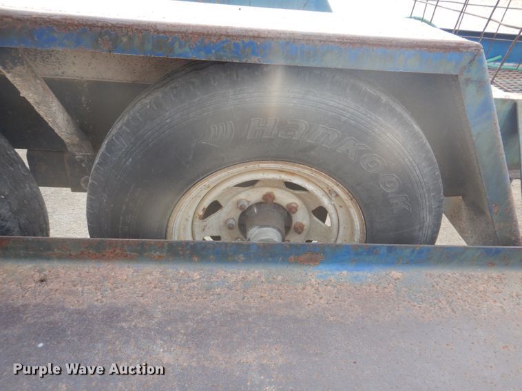 image for item DH8010 2000 Duo Lift 464014E  sprayer trailer