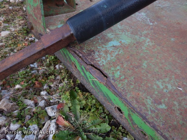 image for item DH8069 Deere 205  rotary mower