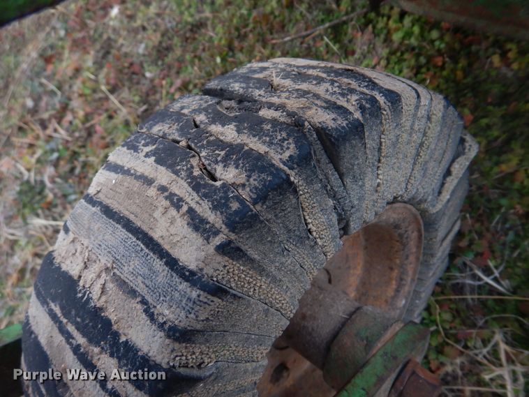 image for item DH8069 Deere 205  rotary mower