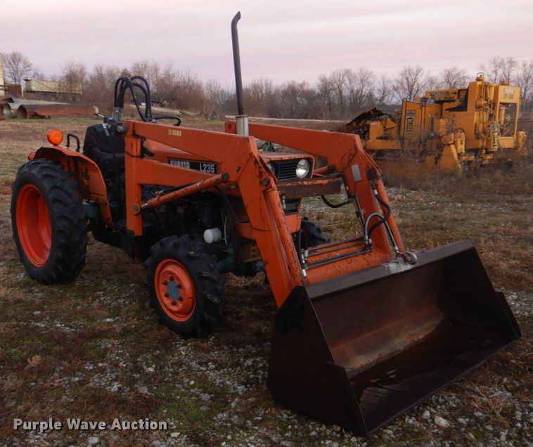 image for item DH8070 Kubota L235  MFWD tractor