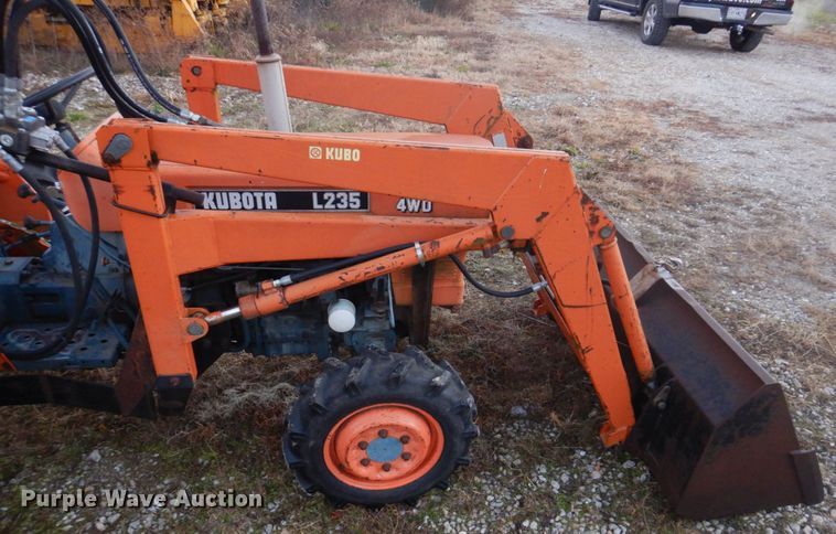 image for item DH8070 Kubota L235  MFWD tractor