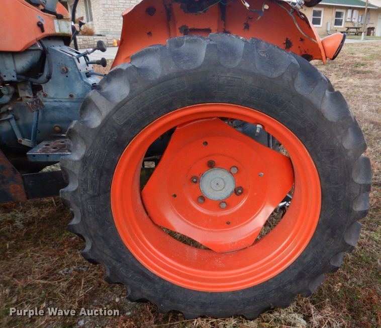image for item DH8070 Kubota L235  MFWD tractor