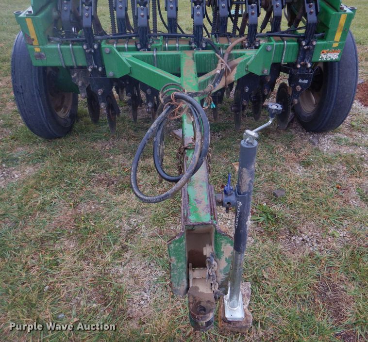 image for item DH8121 2002 Great Plains 705NT  grain drill