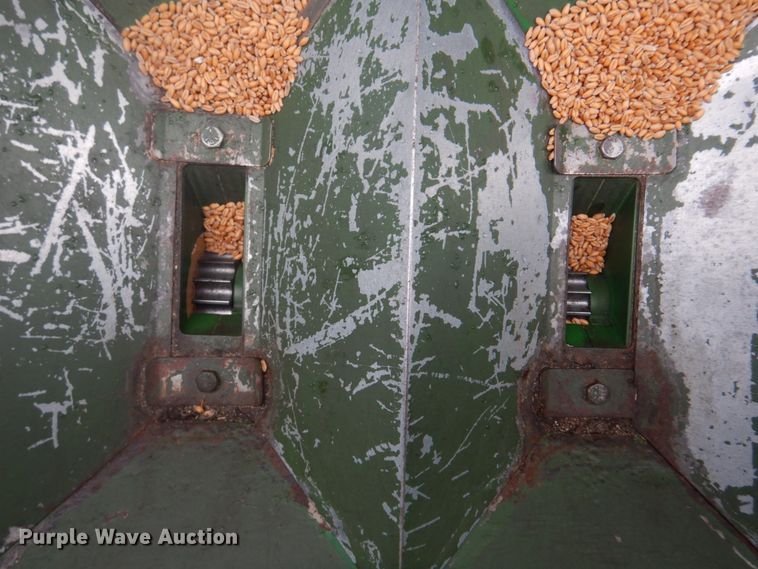 image for item DH8121 2002 Great Plains 705NT  grain drill