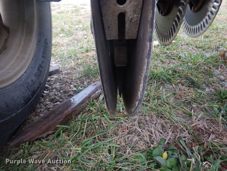 image for item DH8121 2002 Great Plains 705NT  grain drill