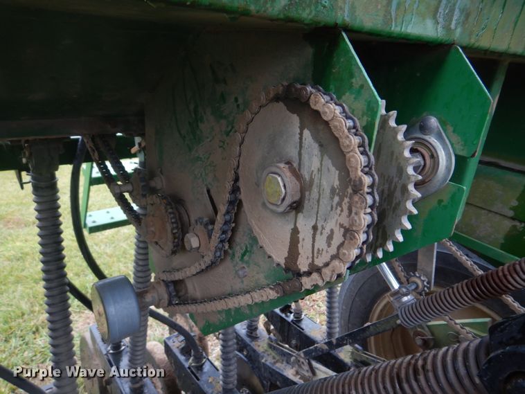 image for item DH8121 2002 Great Plains 705NT  grain drill