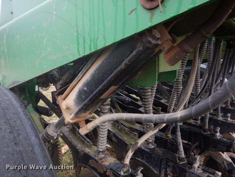 image for item DH8121 2002 Great Plains 705NT  grain drill