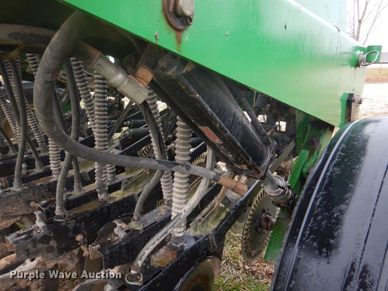 image for item DH8121 2002 Great Plains 705NT  grain drill