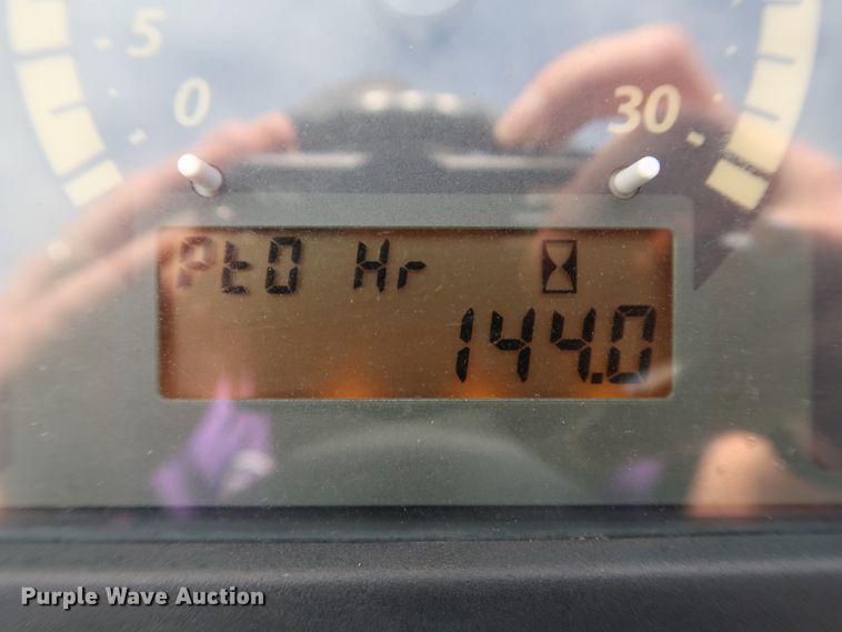 image for item DJ1992 2014 John Deere 4066M  MFWD tractor