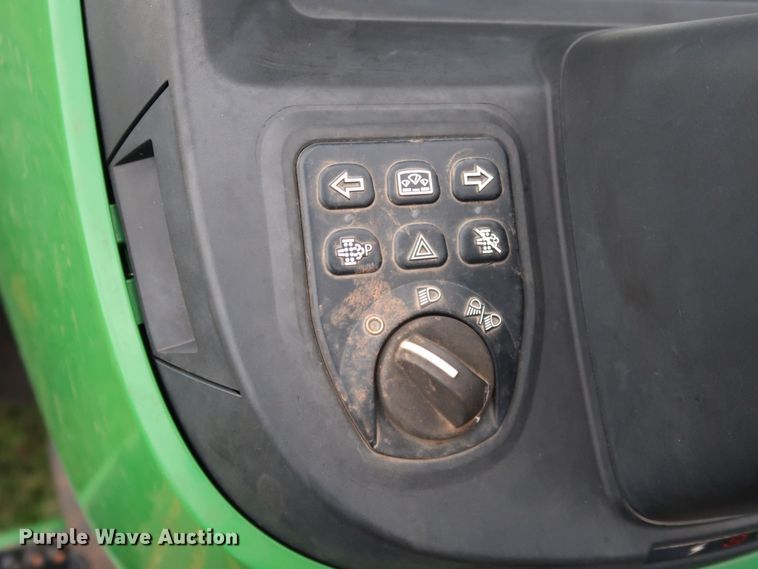 image for item DJ1992 2014 John Deere 4066M  MFWD tractor