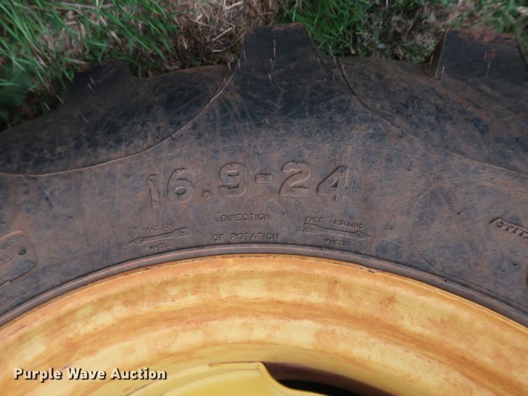 image for item DJ1992 2014 John Deere 4066M  MFWD tractor