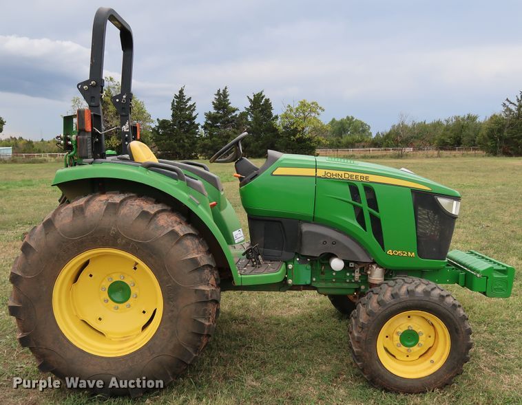 image for item DJ1993 2015 John Deere 4052M  MFWD tractor