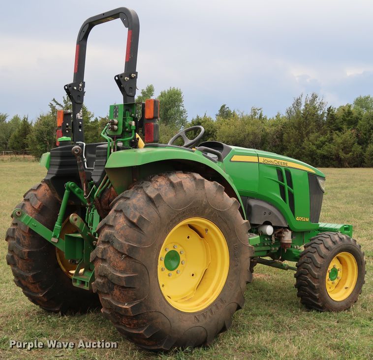 image for item DJ1993 2015 John Deere 4052M  MFWD tractor