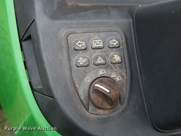 image for item DJ1993 2015 John Deere 4052M  MFWD tractor