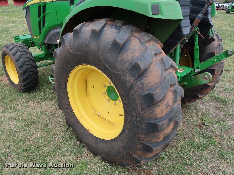 image for item DJ1993 2015 John Deere 4052M  MFWD tractor