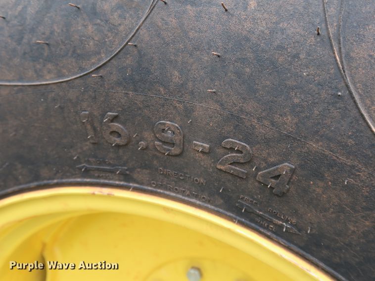 image for item DJ1993 2015 John Deere 4052M  MFWD tractor