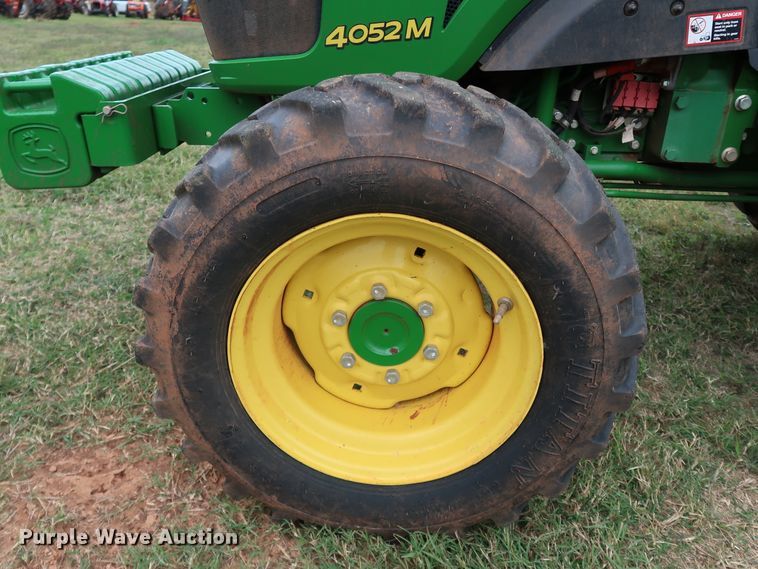 image for item DJ1993 2015 John Deere 4052M  MFWD tractor