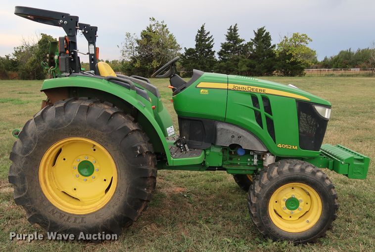 image for item DJ1994 2015 John Deere 4052M  MFWD tractor