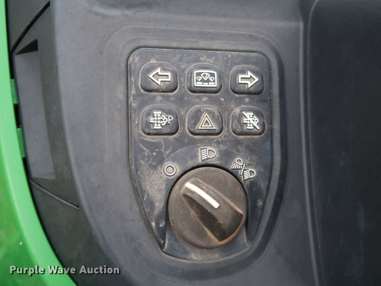 image for item DJ1994 2015 John Deere 4052M  MFWD tractor