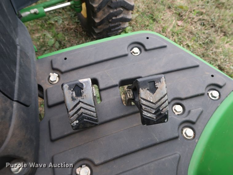 image for item DJ1994 2015 John Deere 4052M  MFWD tractor