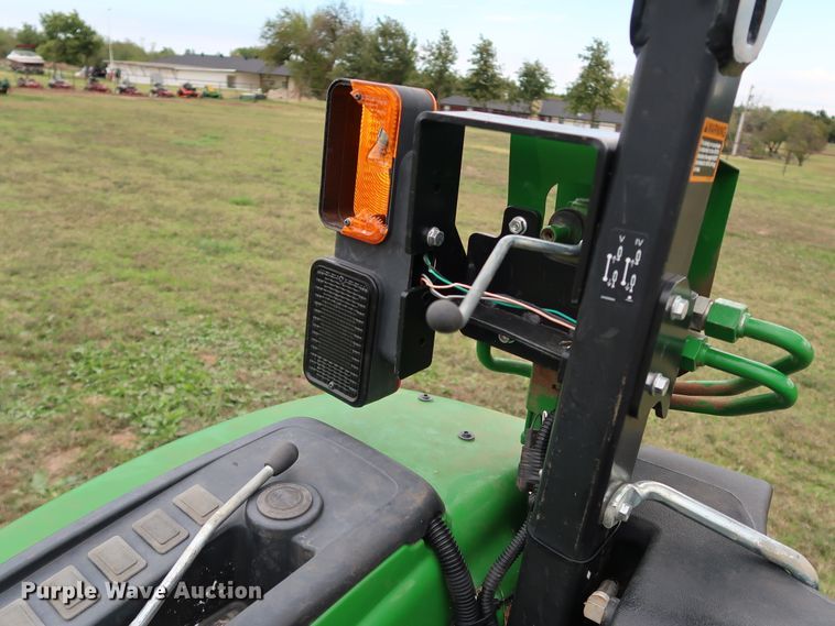 image for item DJ1994 2015 John Deere 4052M  MFWD tractor