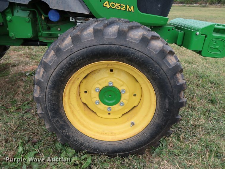 image for item DJ1994 2015 John Deere 4052M  MFWD tractor