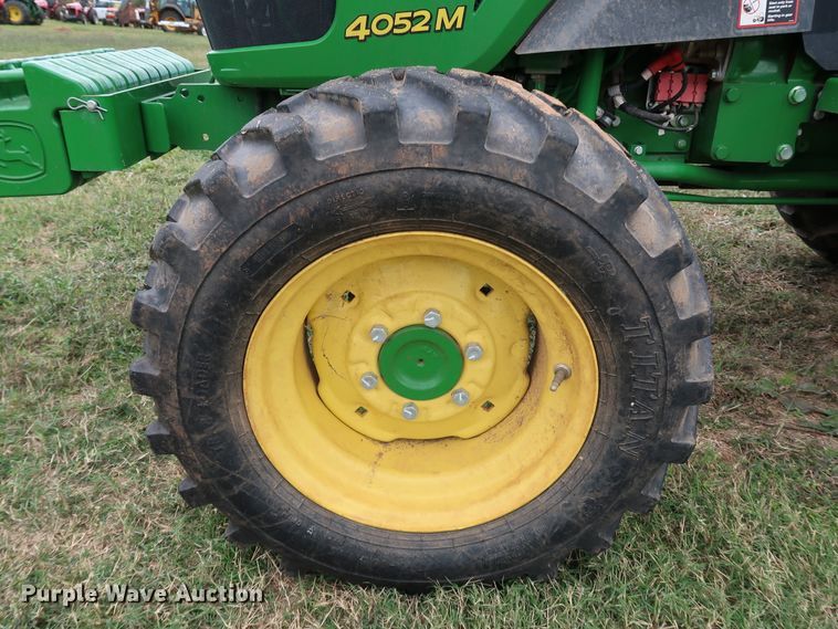 image for item DJ1994 2015 John Deere 4052M  MFWD tractor