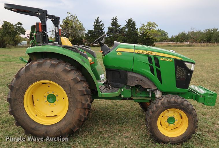 image for item DJ1995 2018 John Deere 4052M  MFWD tractor