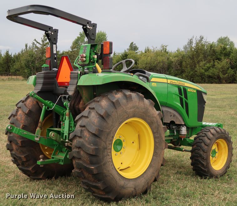 image for item DJ1995 2018 John Deere 4052M  MFWD tractor