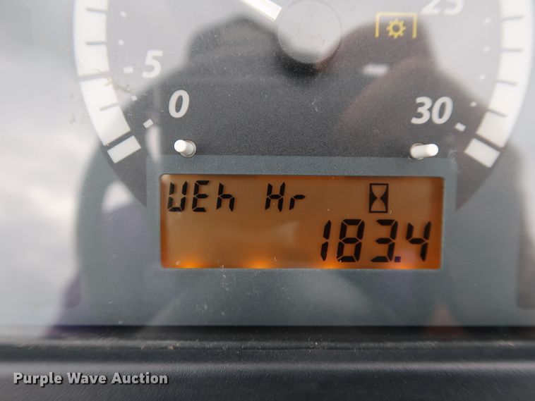 image for item DJ1995 2018 John Deere 4052M  MFWD tractor