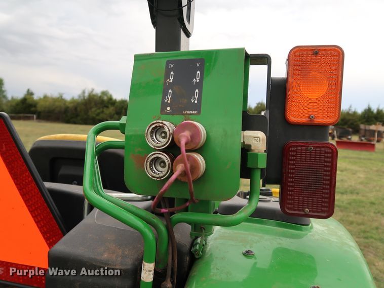 image for item DJ1995 2018 John Deere 4052M  MFWD tractor