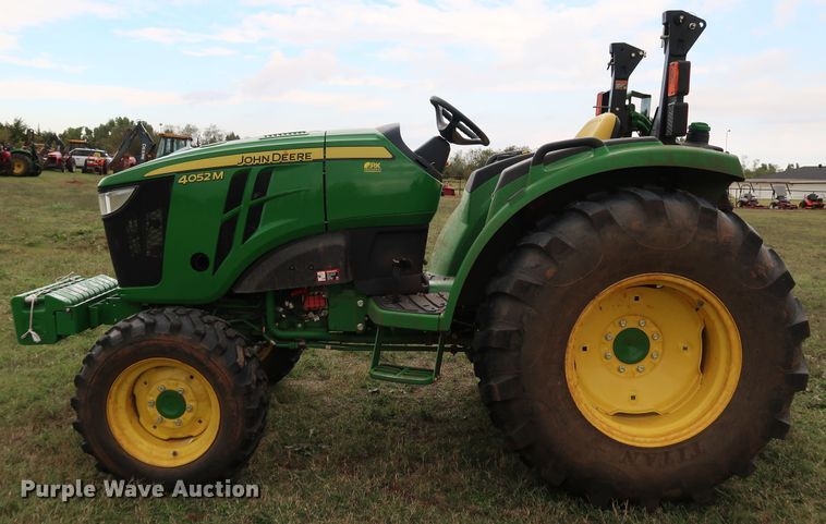 image for item DJ1996 2018 John Deere 4052M  MFWD tractor