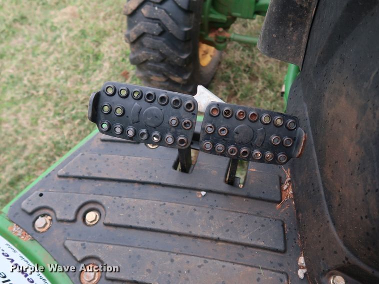 image for item DJ1996 2018 John Deere 4052M  MFWD tractor