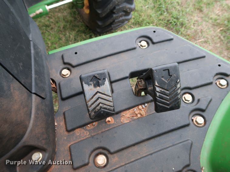 image for item DJ1996 2018 John Deere 4052M  MFWD tractor