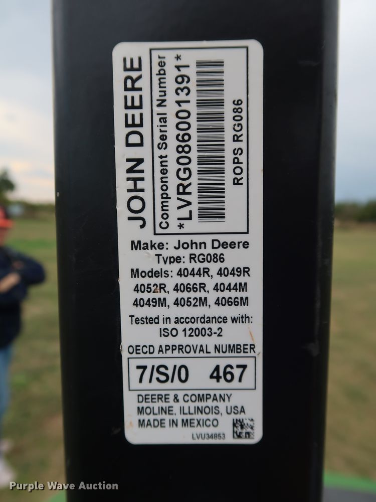 image for item DJ1996 2018 John Deere 4052M  MFWD tractor