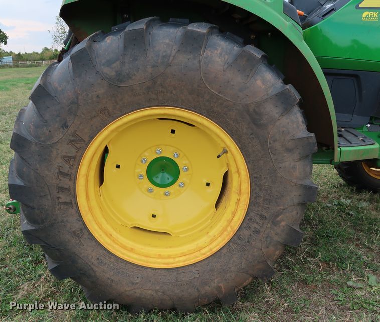 image for item DJ1996 2018 John Deere 4052M  MFWD tractor