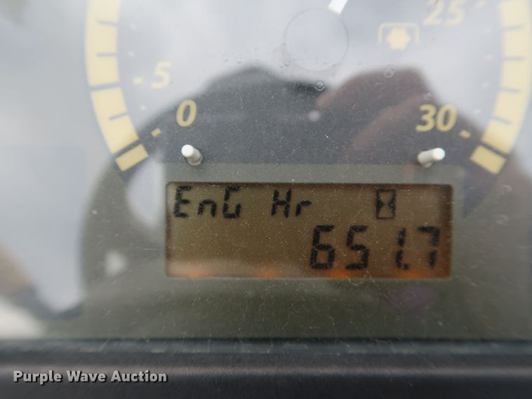 image for item DJ1997 2015 John Deere 4066M  MFWD tractor