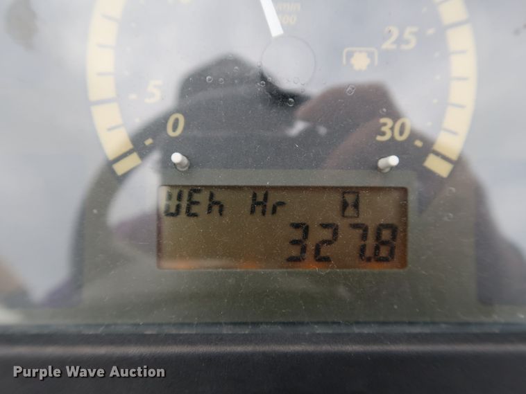 image for item DJ1997 2015 John Deere 4066M  MFWD tractor